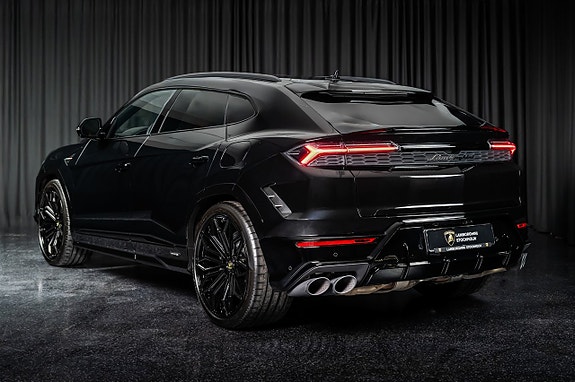 Lamborghini Urus 5 of 16