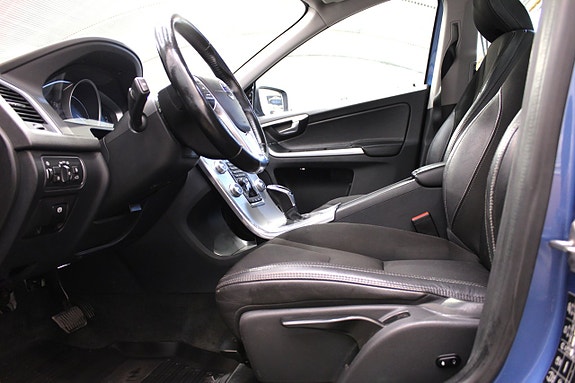 Volvo XC60 11 of 19