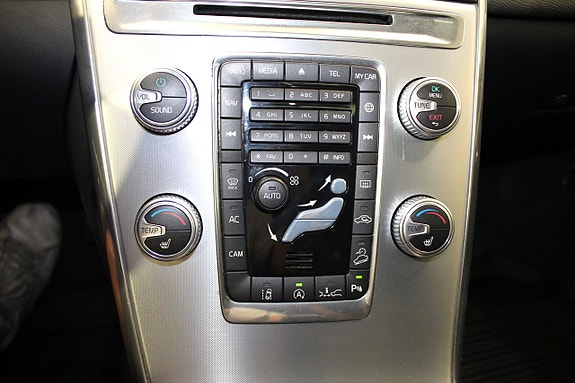 Volvo XC60 19 of 19