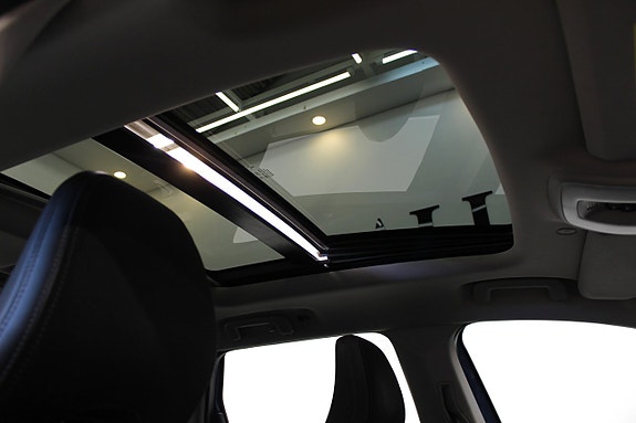 Volvo XC60 15 of 19