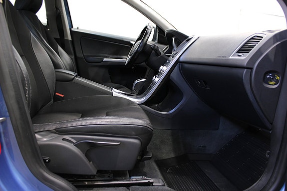 Volvo XC60 13 of 19