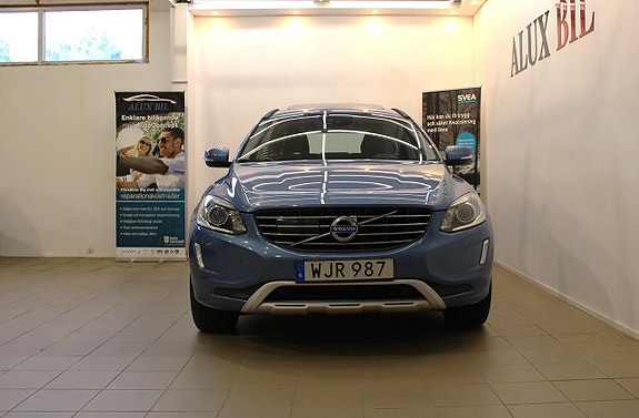 Volvo XC60 3 of 19
