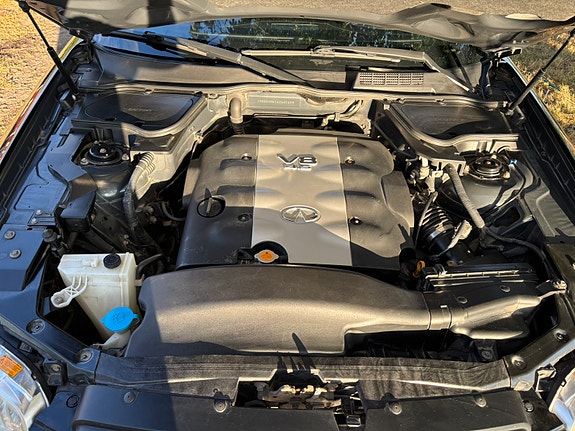 Infiniti FX45 9 of 9