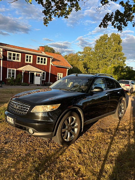 Infiniti FX45 5 of 9
