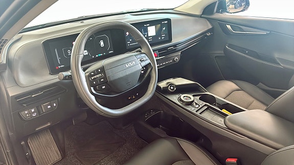 Kia EV6 8 of 17