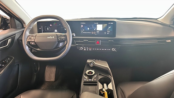 Kia EV6 7 of 17