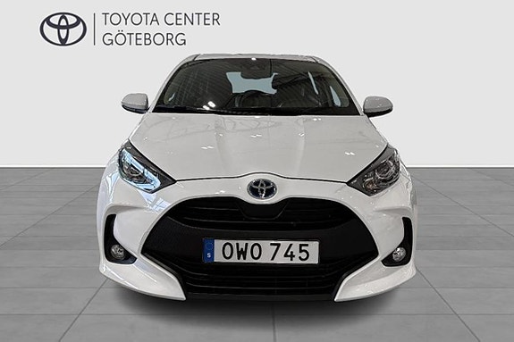 Toyota Yaris 7 of 12