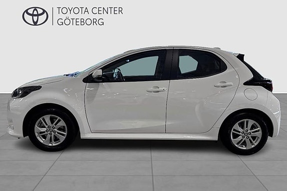 Toyota Yaris 5 of 12