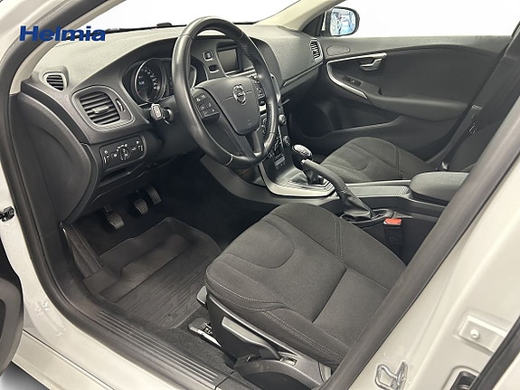 Volvo V40 8 of 9