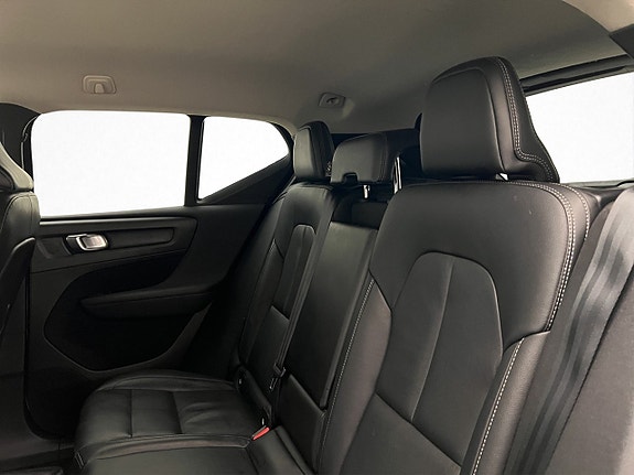 Volvo XC40 25 of 30