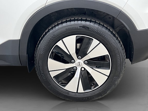 Volvo XC40 30 of 30
