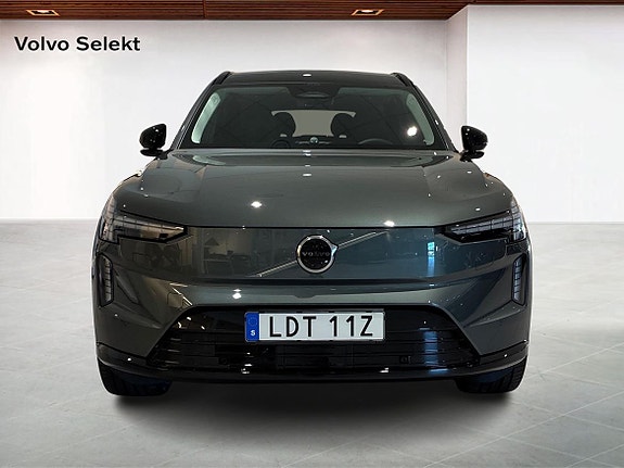 Volvo EX90 8 of 21