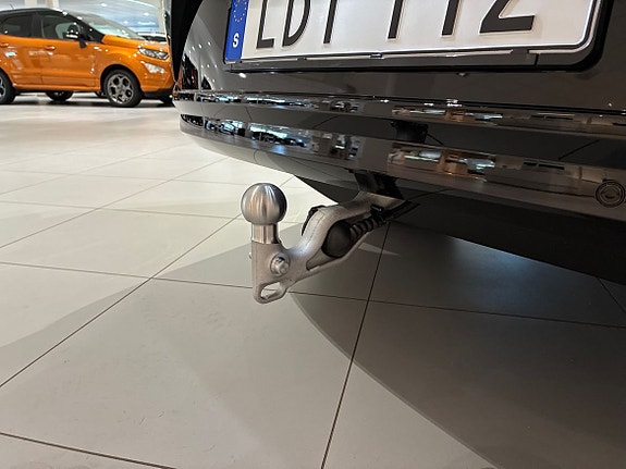 Volvo EX90 15 of 21