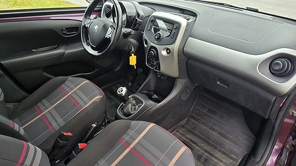 Peugeot 108 8 of 13