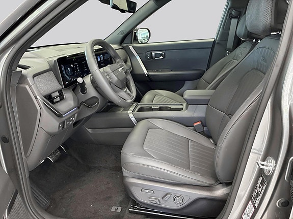 Kia Seltos 8 of 30