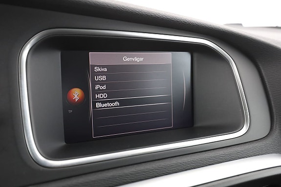 Volvo V40 Cross Country 21 of 30
