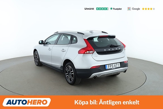 Volvo V40 Cross Country 3 of 30