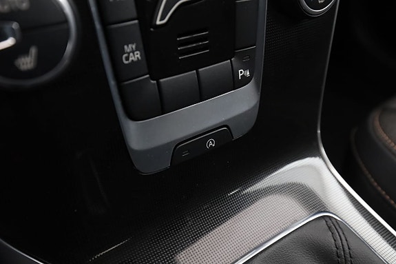 Volvo V40 Cross Country 26 of 30
