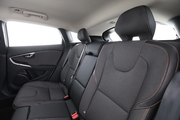 Volvo V40 Cross Country 15 of 30