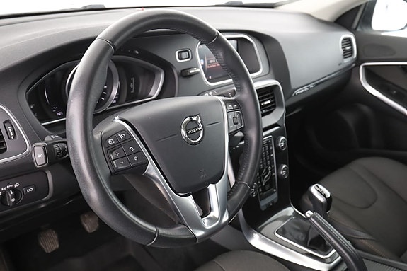 Volvo V40 Cross Country 12 of 30