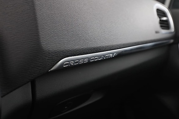Volvo V40 Cross Country 30 of 30