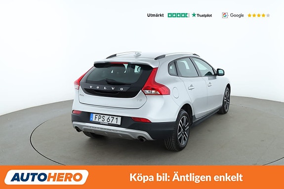 Volvo V40 Cross Country 6 of 30