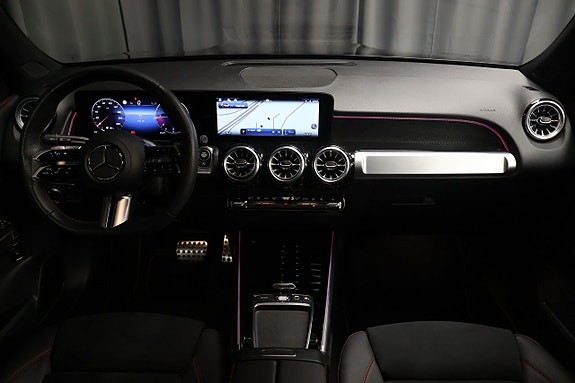 Mercedes-Benz GLB220 d 12 of 23