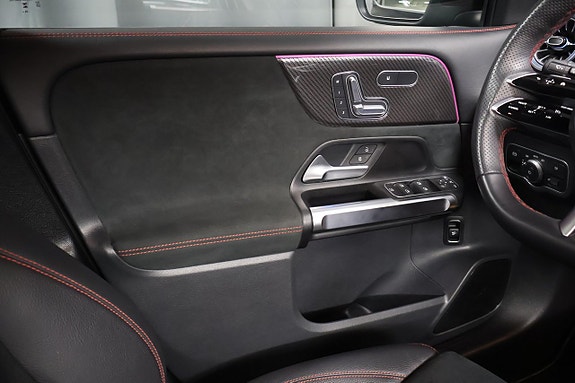 Mercedes-Benz GLB220 d 13 of 23