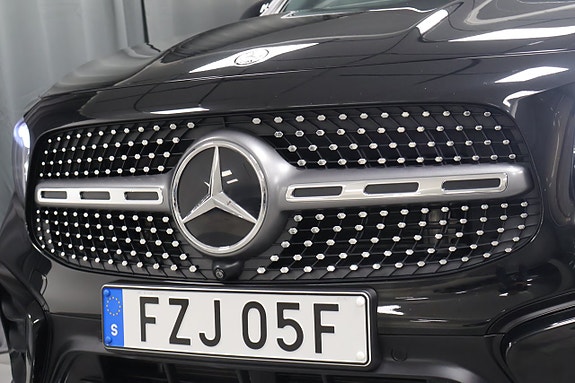 Mercedes-Benz GLB220 d 7 of 23