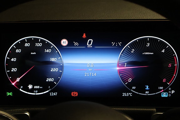 Mercedes-Benz GLB220 d 16 of 23