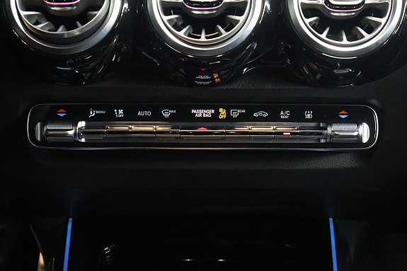 Mercedes-Benz GLB220 d 18 of 23