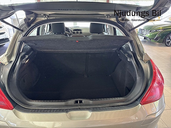 Peugeot 308 5 of 9