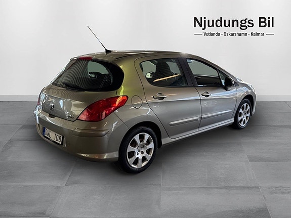 Peugeot 308 3 of 9