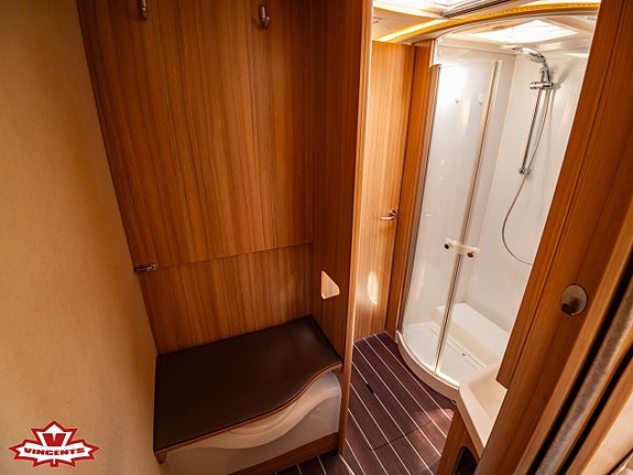Knaus Sun I 900 LX *Hydrauliska stödben *Queensbed 20 of 28