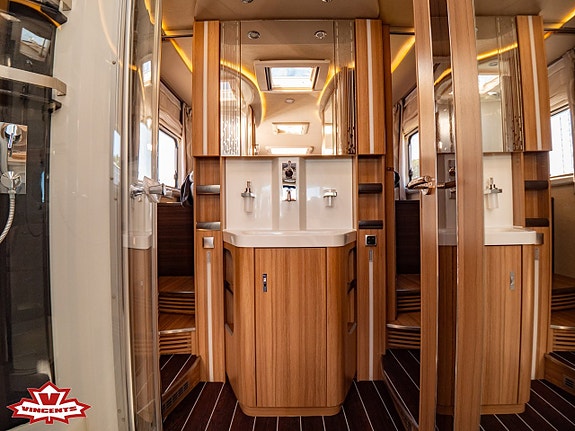 Knaus Sun I 900 LX *Hydrauliska stödben *Queensbed 9 of 28