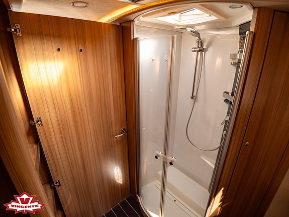Knaus Sun I 900 LX *Hydrauliska stödben *Queensbed 21 of 28