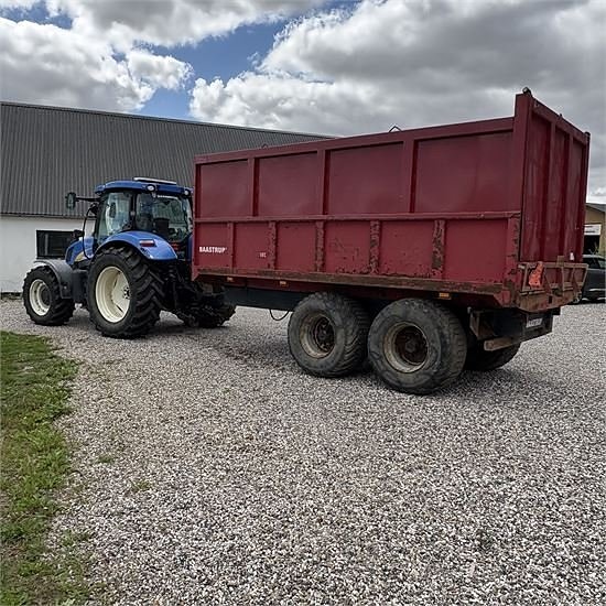 New Holland T6070 7 of 30