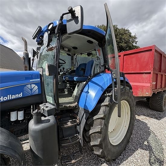 New Holland T6070 15 of 30