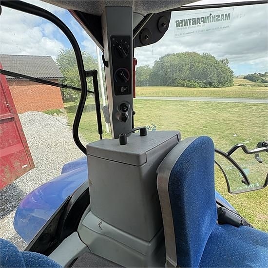 New Holland T6070 22 of 30