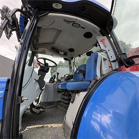 New Holland T6070 16 of 30