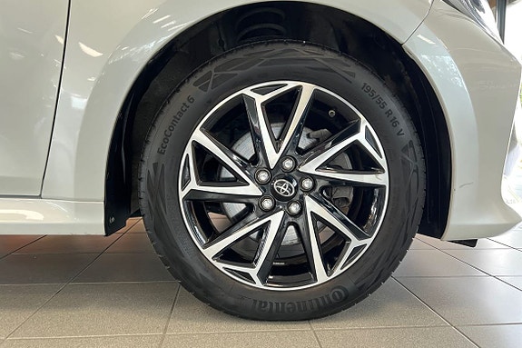 Toyota Yaris 17 of 21