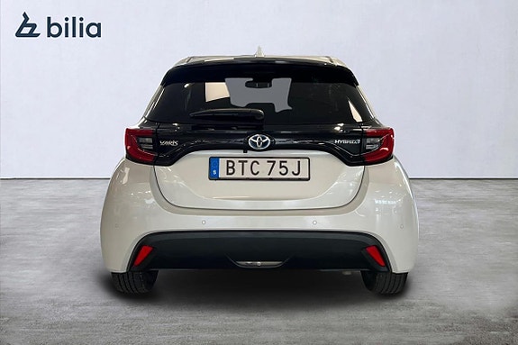 Toyota Yaris 5 of 21