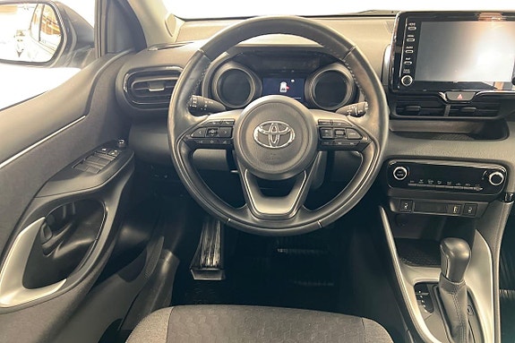 Toyota Yaris 11 of 21