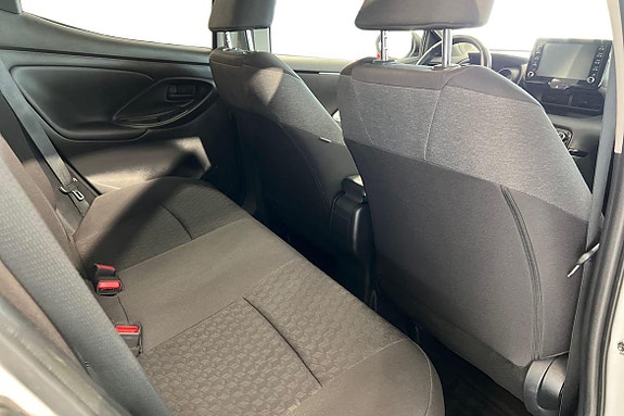 Toyota Yaris 9 of 21
