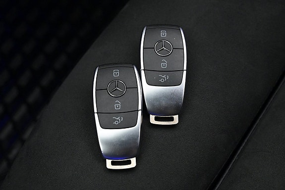 Mercedes-Benz C300 19 of 27
