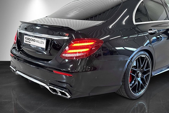 Mercedes-Benz E63 8 of 30