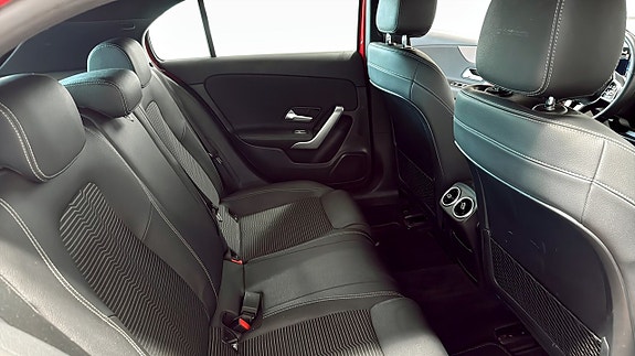 Mercedes-Benz A180 5 of 12