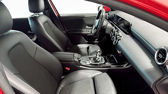 Mercedes-Benz A180 3 of 12