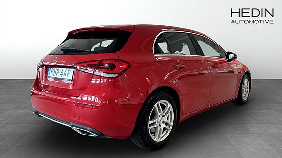 Mercedes-Benz A180 2 of 12
