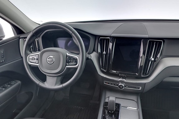 Volvo XC60 8 of 17